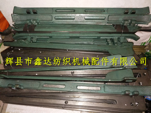 織布機(jī)梭箱蓋板3305、擋板3306、底板3307